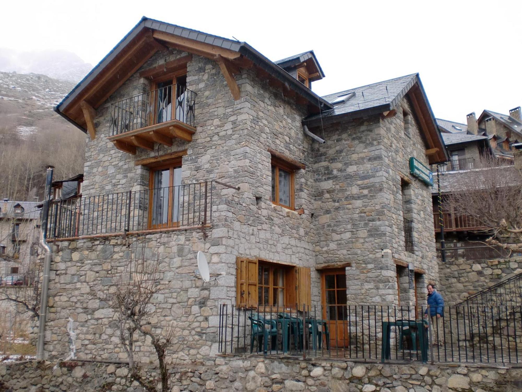 Pensio I Apartaments La Bordeta Estación Exterior foto